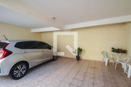 Casa à venda com 90m², 2 quartos e 4 vagas Casa à venda com 90m², 2 quartos e 4 vagasGaragem