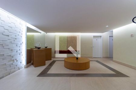 Apartamento à venda com 83m², 2 quartos e 2 vagasHall social