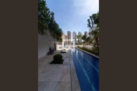 Apartamento à venda com 70m², 2 quartos e 2 vagasÁrea comum - Piscina