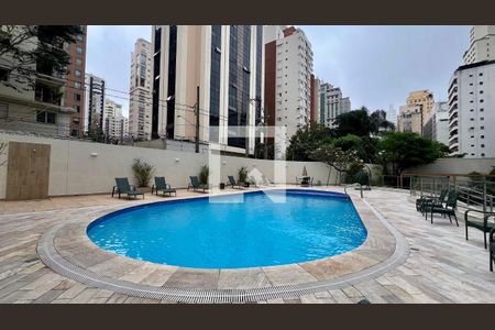 Apartamento à venda com 210m², 4 quartos e 2 vagasPiscina