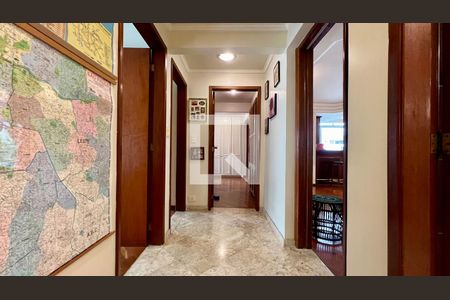 Apartamento à venda com 210m², 4 quartos e 2 vagasCorredor