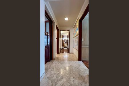 Apartamento à venda com 210m², 4 quartos e 2 vagasCorredor