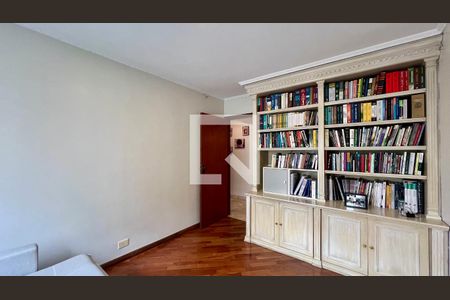 Apartamento à venda com 210m², 4 quartos e 2 vagasQuarto 2