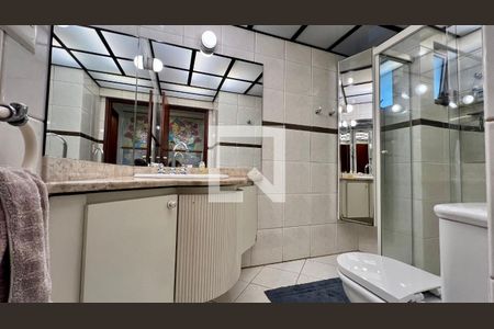 Apartamento à venda com 210m², 4 quartos e 2 vagasBanheiro