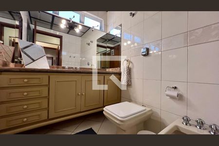 Apartamento à venda com 210m², 4 quartos e 2 vagasBanheiro da Suíte 2