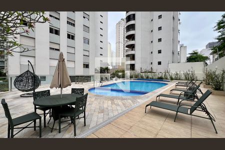 Apartamento à venda com 210m², 4 quartos e 2 vagasPiscina