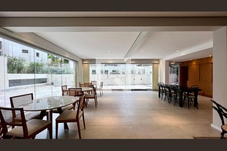 Apartamento à venda com 210m², 4 quartos e 2 vagasÁrea comum - Salão de festas