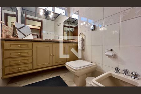 Apartamento à venda com 210m², 4 quartos e 2 vagasBanheiro da Suíte 2