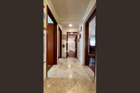 Apartamento à venda com 210m², 4 quartos e 2 vagasCorredor