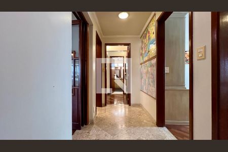 Apartamento à venda com 210m², 4 quartos e 2 vagasCorredor