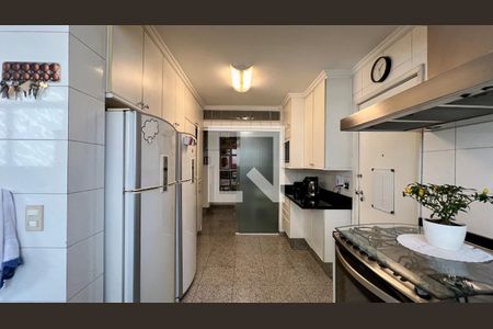 Apartamento à venda com 210m², 4 quartos e 2 vagasCozinha