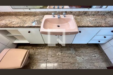 Apartamento à venda com 210m², 4 quartos e 2 vagasBanheiro da Suíte 1