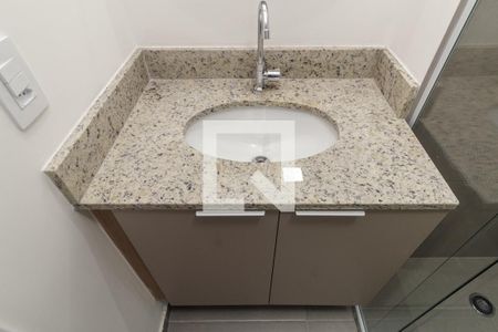 Banheiro de kitnet/studio para alugar com 1 quarto, 24m² em Santa Cecilia, São Paulo