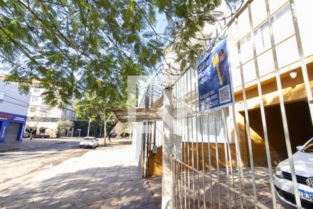 Casa à venda com 240m², 4 quartos e 3 vagas Casa à venda com 240m², 4 quartos e 3 vagasPlaquinha