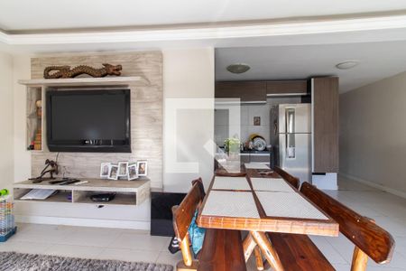 Casa à venda com 240m², 4 quartos e 3 vagas Casa à venda com 240m², 4 quartos e 3 vagasSala