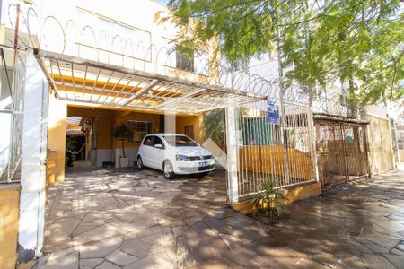 Casa à venda com 240m², 4 quartos e 3 vagas Casa à venda com 240m², 4 quartos e 3 vagasFachada