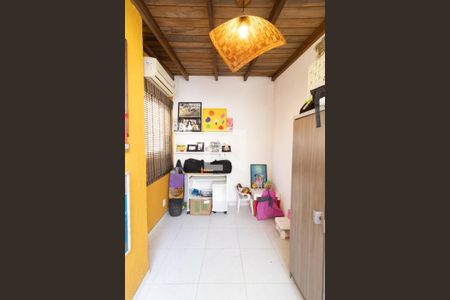 Casa à venda com 240m², 4 quartos e 3 vagas Casa à venda com 240m², 4 quartos e 3 vagasÁrea comum