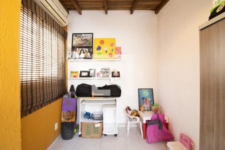 Casa à venda com 240m², 4 quartos e 3 vagas Casa à venda com 240m², 4 quartos e 3 vagasÁrea comum