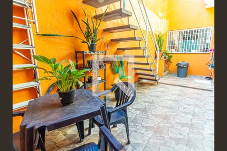 Casa à venda com 160m², 3 quartos e 1 vagaÁrea de Serviço e Quintal