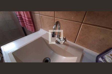 Casa para alugar com 253m², 4 quartos e 2 vagas Casa para alugar com 253m², 4 quartos e 2 vagasBanheiro Social 1