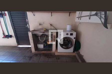 Casa para alugar com 253m², 4 quartos e 2 vagas Casa para alugar com 253m², 4 quartos e 2 vagasÁrea de Serviço