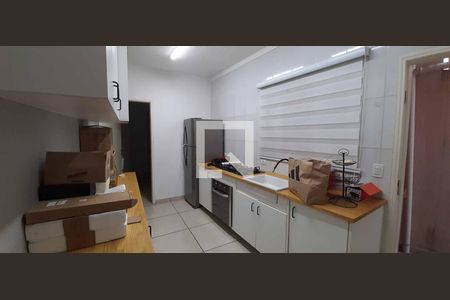 Casa para alugar com 253m², 4 quartos e 2 vagas Casa para alugar com 253m², 4 quartos e 2 vagasCozinha