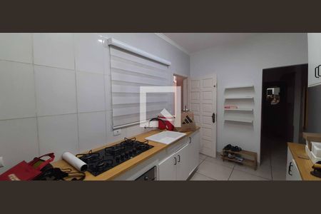 Casa para alugar com 253m², 4 quartos e 2 vagas Casa para alugar com 253m², 4 quartos e 2 vagasCozinha
