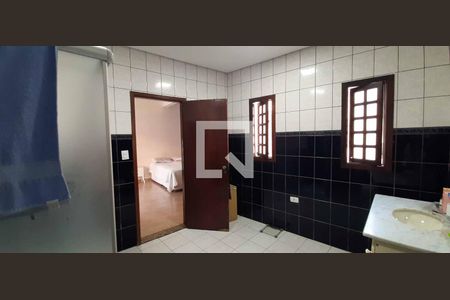 Casa para alugar com 253m², 4 quartos e 2 vagas Casa para alugar com 253m², 4 quartos e 2 vagasBanheiro da Suíte