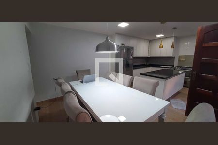 Casa para alugar com 253m², 4 quartos e 2 vagas Casa para alugar com 253m², 4 quartos e 2 vagasSala de Jantar