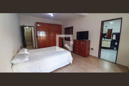 Suíte de casa para alugar com 4 quartos, 253m² em Conceicao, Osasco