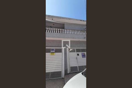 Casa para alugar com 253m², 4 quartos e 2 vagas Casa para alugar com 253m², 4 quartos e 2 vagasFachada