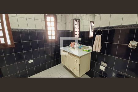 Casa para alugar com 253m², 4 quartos e 2 vagas Casa para alugar com 253m², 4 quartos e 2 vagasBanheiro da Suíte