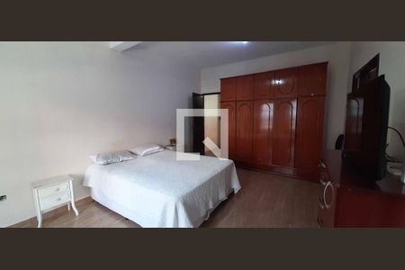 Suíte de casa para alugar com 4 quartos, 253m² em Conceicao, Osasco