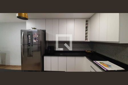 Casa para alugar com 253m², 4 quartos e 2 vagas Casa para alugar com 253m², 4 quartos e 2 vagasCozinha