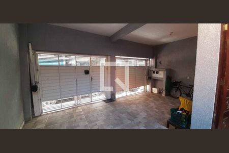 Casa para alugar com 253m², 4 quartos e 2 vagas Casa para alugar com 253m², 4 quartos e 2 vagasGaragem