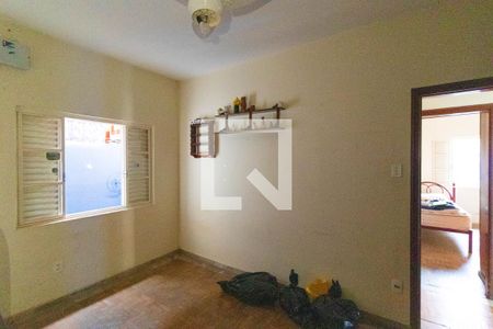 Casa à venda com 100m², 4 quartos e 3 vagasQuarto 03