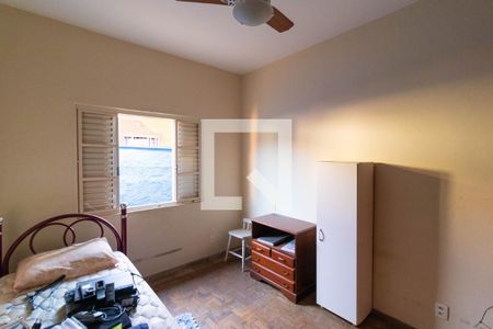 Casa à venda com 100m², 4 quartos e 3 vagasQuarto 01