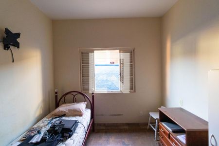 Casa à venda com 100m², 4 quartos e 3 vagasQuarto 01