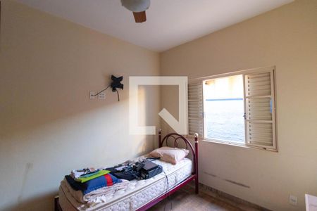 Casa à venda com 100m², 4 quartos e 3 vagasQuarto 01