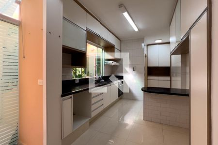 Casa de condomínio à venda com 176m², 3 quartos e 3 vagas Casa de condomínio à venda com 176m², 3 quartos e 3 vagasCozinha