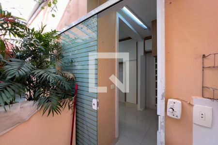 Casa de condomínio à venda com 176m², 3 quartos e 3 vagas Casa de condomínio à venda com 176m², 3 quartos e 3 vagasÁrea de serviço