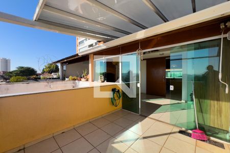 Casa de condomínio à venda com 176m², 3 quartos e 3 vagas Casa de condomínio à venda com 176m², 3 quartos e 3 vagasTerraço