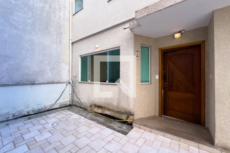 Casa de condomínio à venda com 176m², 3 quartos e 3 vagas Casa de condomínio à venda com 176m², 3 quartos e 3 vagasEntrada