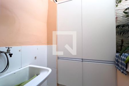 Casa de condomínio à venda com 176m², 3 quartos e 3 vagas Casa de condomínio à venda com 176m², 3 quartos e 3 vagasÁrea de serviço