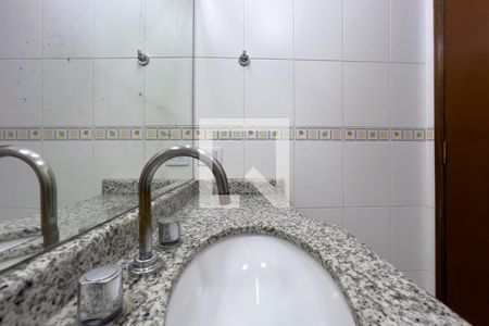 Casa de condomínio à venda com 176m², 3 quartos e 3 vagas Casa de condomínio à venda com 176m², 3 quartos e 3 vagasBanheiro