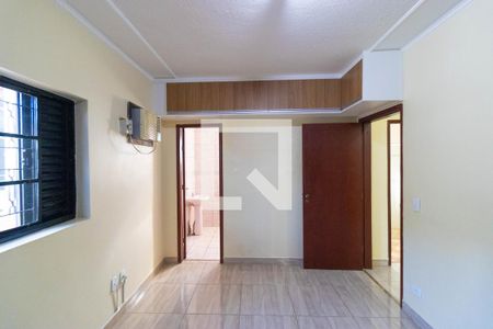 Casa à venda com 162m², 3 quartos e 2 vagasSuíte