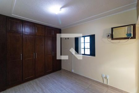 Casa à venda com 162m², 3 quartos e 2 vagasSuíte