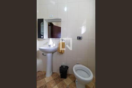 Casa à venda com 162m², 3 quartos e 2 vagasBanheiro