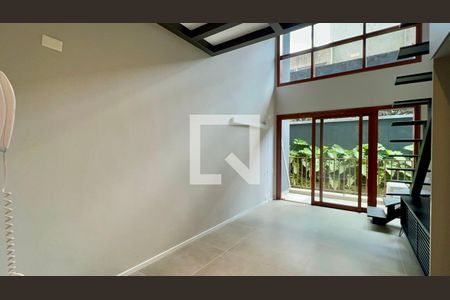 Sala de kitnet/studio para alugar com 1 quarto, 43m² em Jardim das Bandeiras, São Paulo