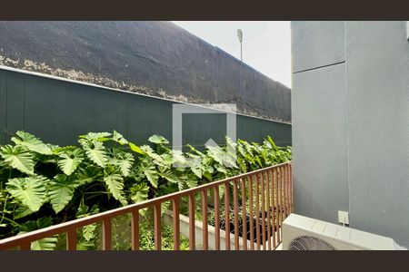 Varanda da Sala de kitnet/studio para alugar com 1 quarto, 43m² em Jardim das Bandeiras, São Paulo